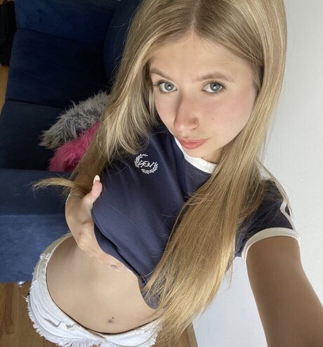 Naakte gelekte OnlyFans-foto van Leni Marie