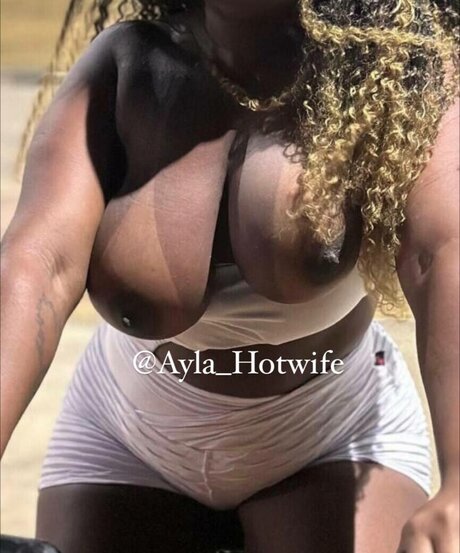 Ayla Hotwife
