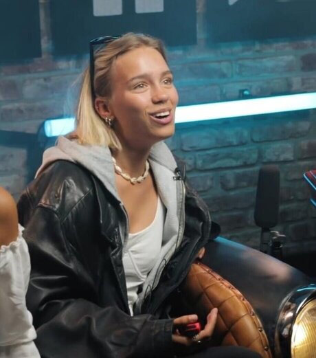 Naakte gelekte OnlyFans-foto van Lisa Und Lena