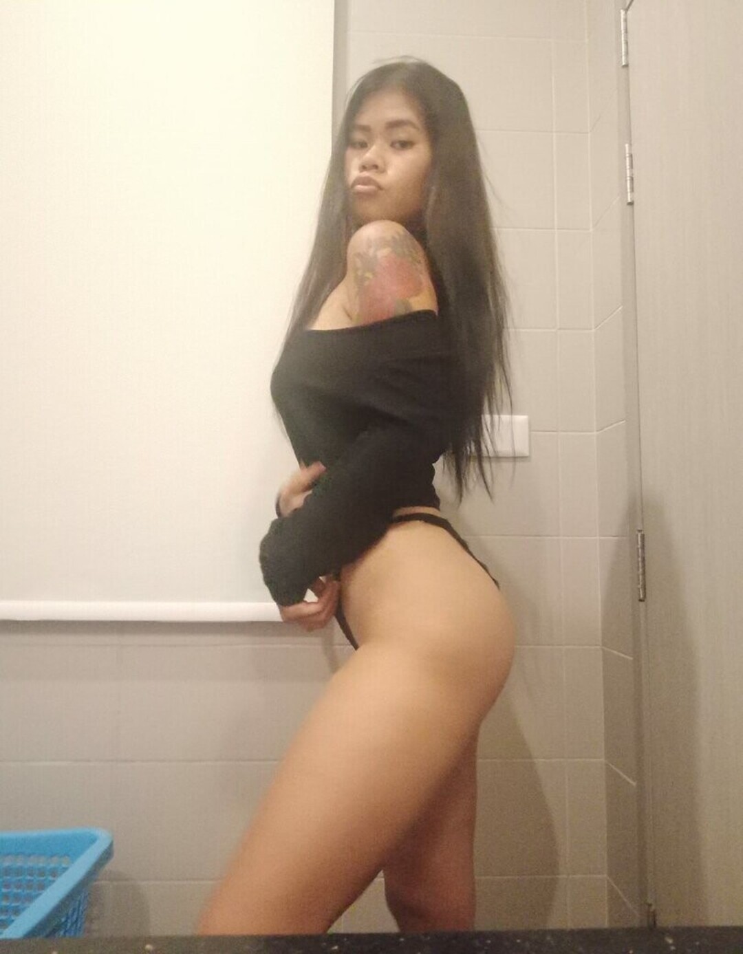 Naakte gelekte OnlyFans-foto van Uhellodoi #4 Naakte gelekte OnlyFans-foto van Uhellodoi #4