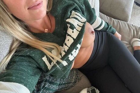 Naakte gelekte OnlyFans-foto van Shaylust