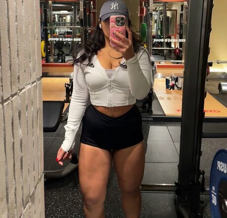 Naakte gelekte OnlyFans-foto van Happywoony