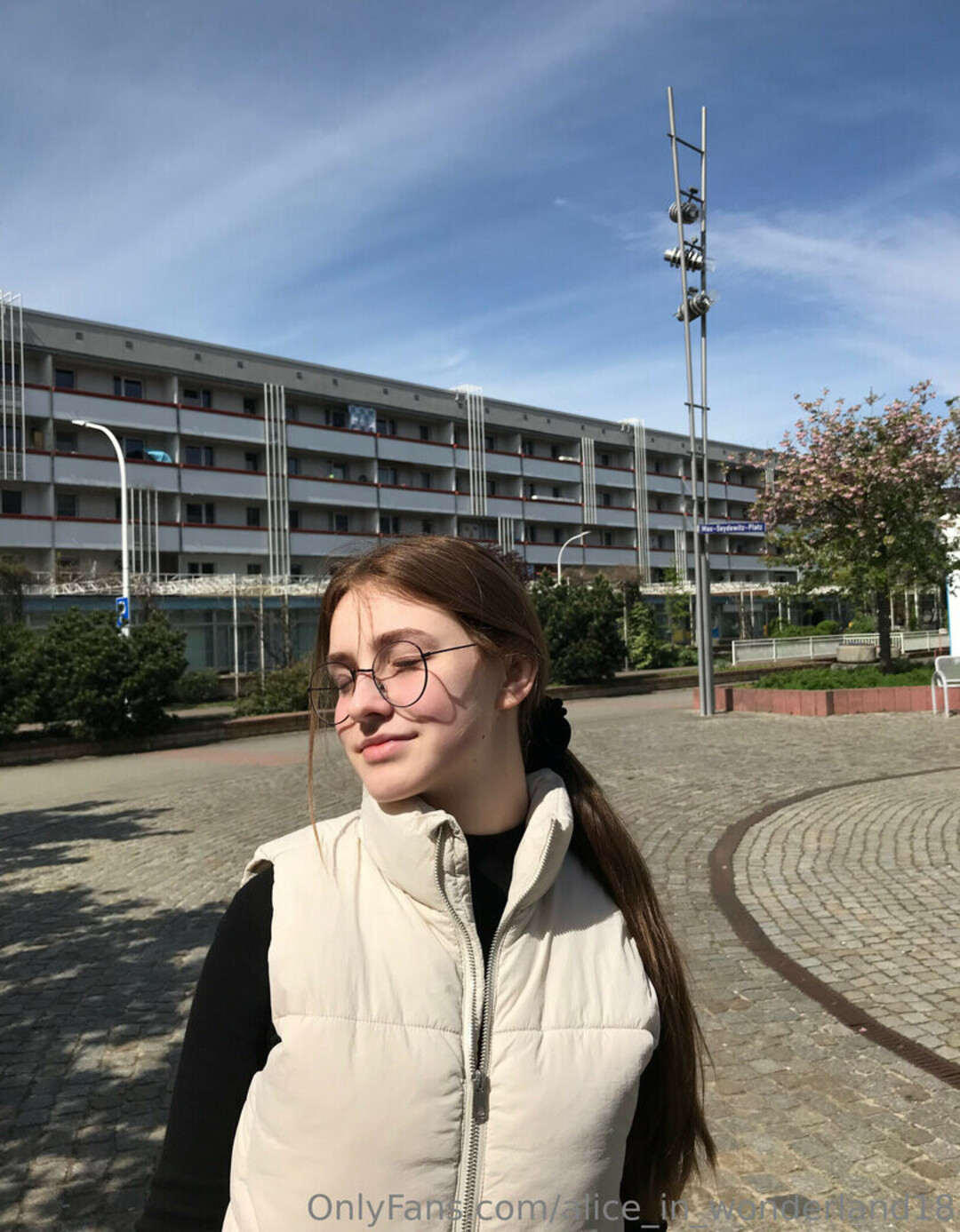 Naakte gelekte OnlyFans-foto van Aliceinwonderland18 #1 Naakte gelekte OnlyFans-foto van Aliceinwonderland18 #1