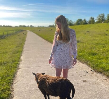 Nadine Von Relaxasmr