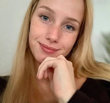 Nadine Von Relaxasmr