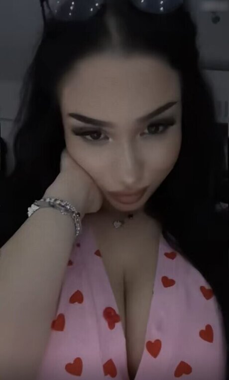 Naakte gelekte OnlyFans-foto van Yasilisches