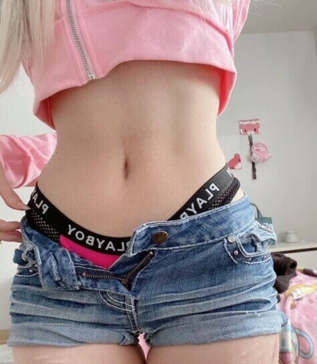 Naakte gelekte OnlyFans-foto van Moeponz #19 Naakte gelekte OnlyFans-foto van Moeponz #19