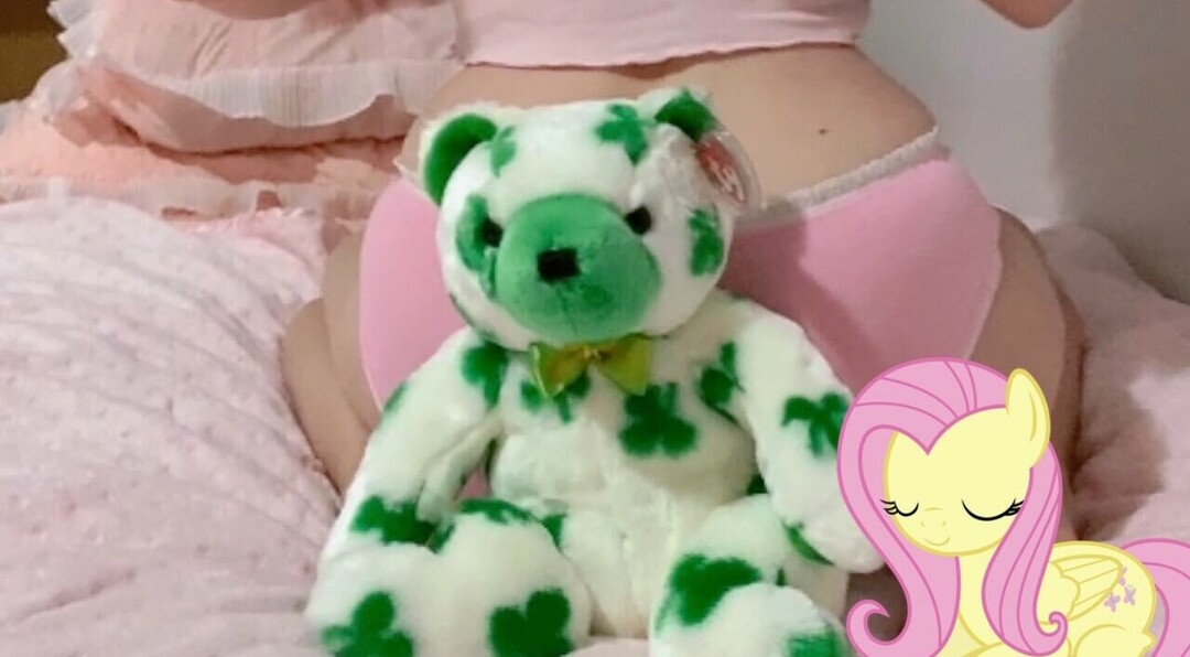 Naakte gelekte OnlyFans-foto van Moeponz #7 Naakte gelekte OnlyFans-foto van Moeponz #7