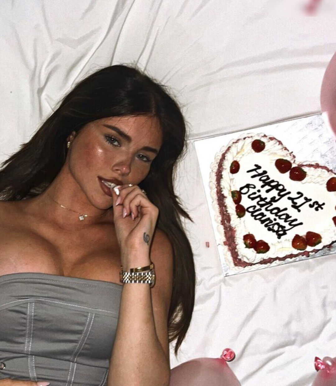 Naakte gelekte OnlyFans-foto van Clarissa Bea #15 Naakte gelekte OnlyFans-foto van Clarissa Bea #15