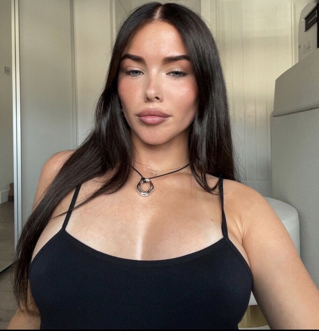 Naakte gelekte OnlyFans-foto van Clarissa Bea #32 Naakte gelekte OnlyFans-foto van Clarissa Bea #32