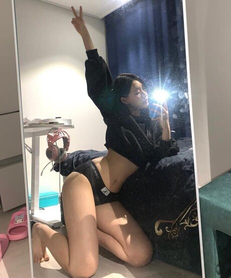 Naakte gelekte OnlyFans-foto van Sindahyex