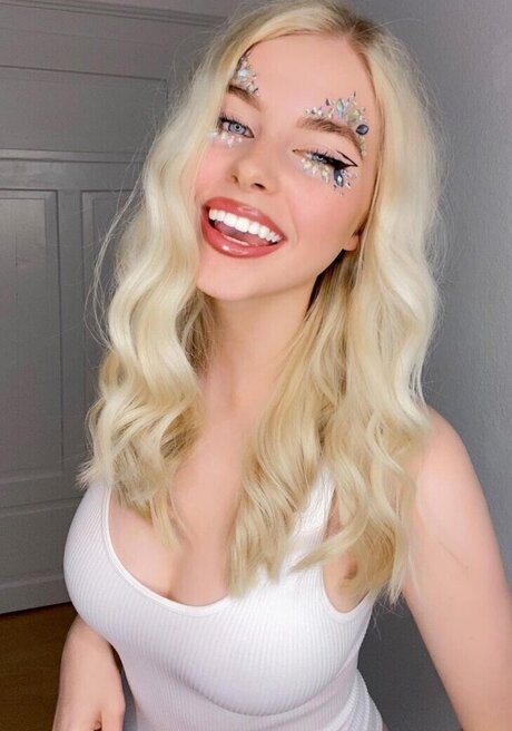 Naakte gelekte OnlyFans-foto van Jellina