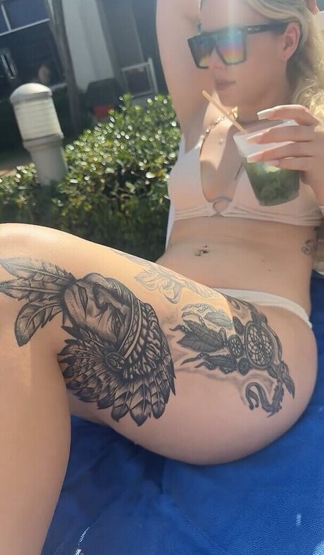 Naakte gelekte OnlyFans-foto van Die Meedtis