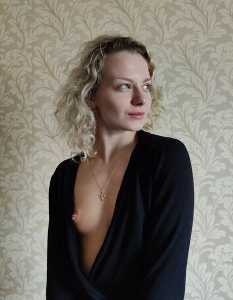 Naakte gelekte OnlyFans-foto van Fitbabee