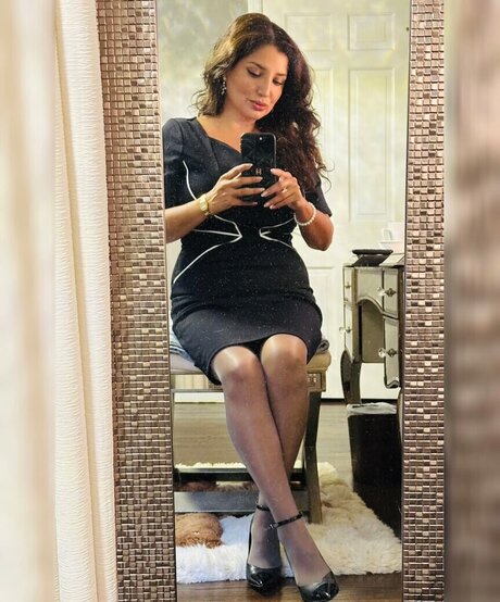 Naakte gelekte OnlyFans-foto van Latinaseven7
