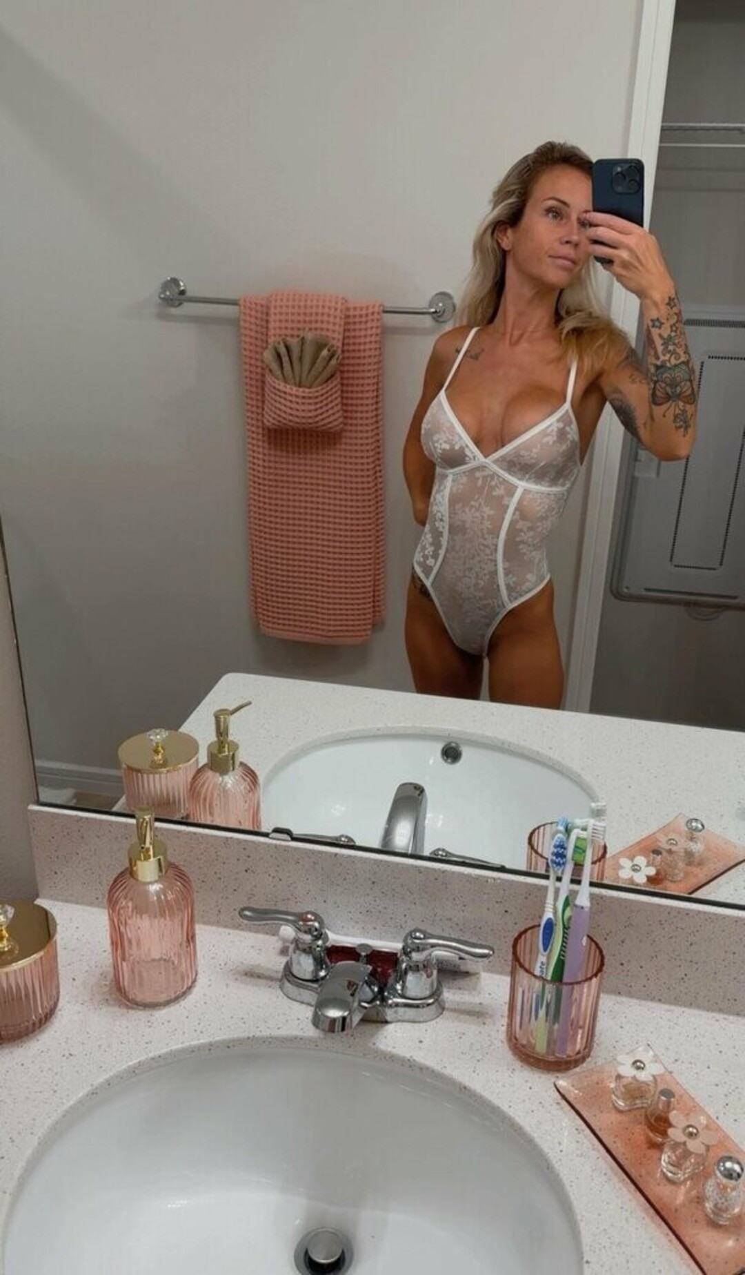 Naakte gelekte OnlyFans-foto van Scottymild #13 Naakte gelekte OnlyFans-foto van Scottymild #13