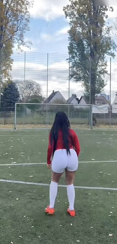 Naakte gelekte OnlyFans-foto van Adelina Hyseni