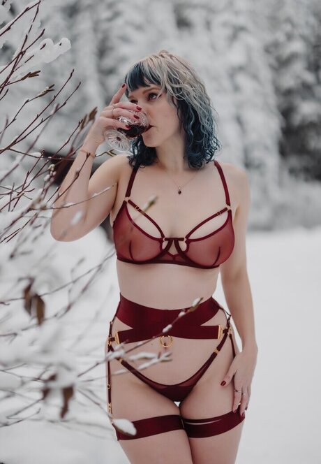 Naakte gelekte OnlyFans-foto van Bluejay
