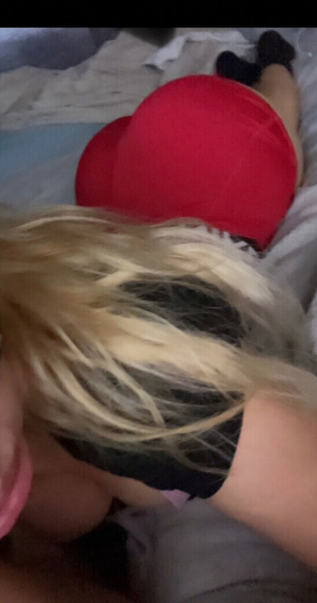 Naakte gelekte OnlyFans-foto van Emmy Moore