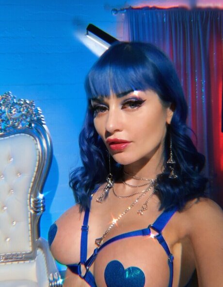Jewelz Blu