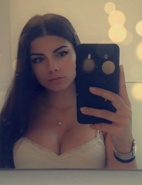 Naakte gelekte OnlyFans-foto van Luna0401