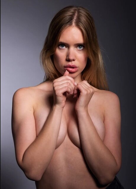 Hollaura