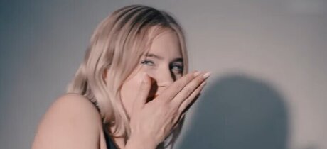 Hollaura