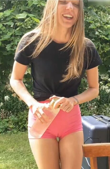 Natalie (Avo)