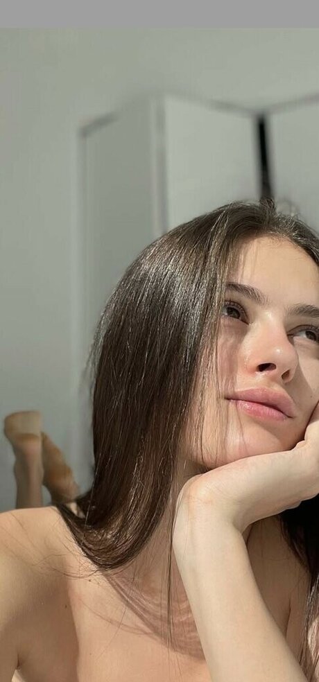 Naakte gelekte OnlyFans-foto van Anna Shykhutska