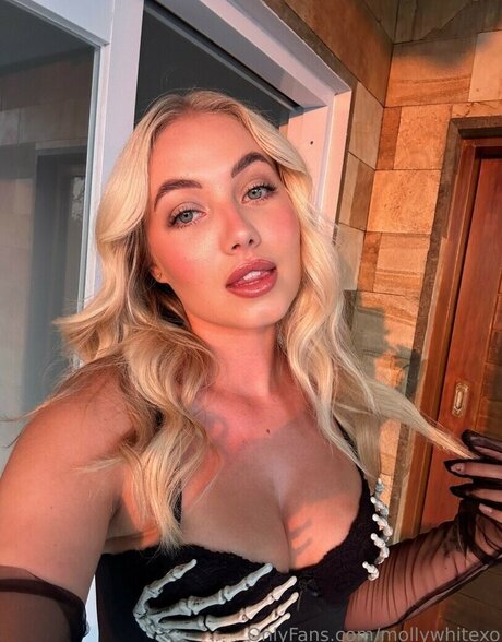 MollyWhiteXO