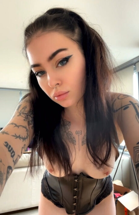 Nakedhugs Aka Sam