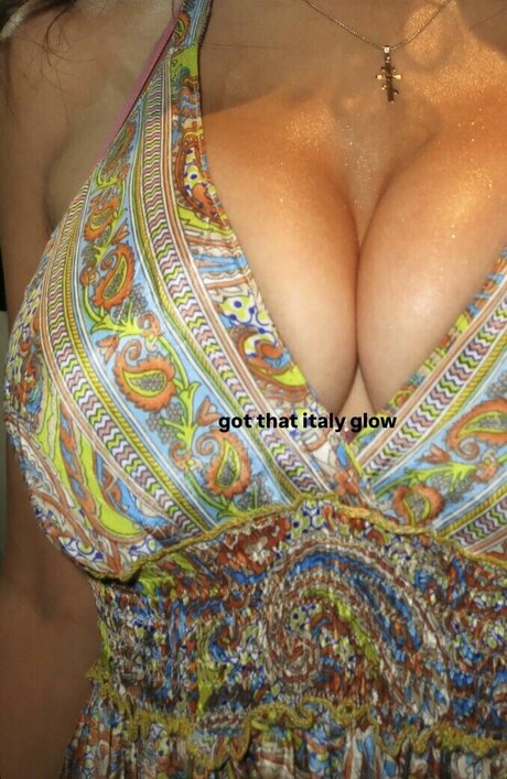 Naakte gelekte OnlyFans-foto van Madeline Smith