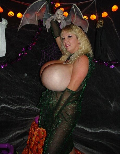 Maxi Mounds