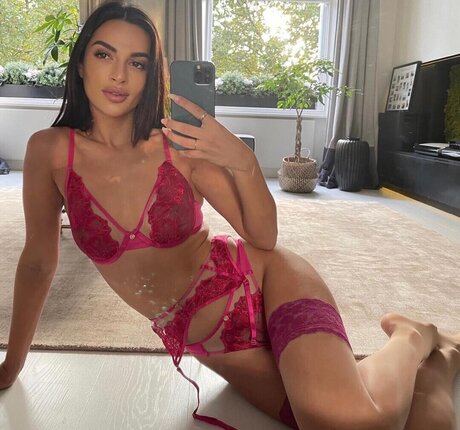Naakte gelekte OnlyFans-foto van Christina Carmela