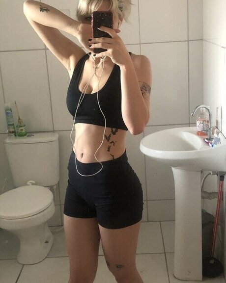 Naakte gelekte OnlyFans-foto van Ghosztgirl