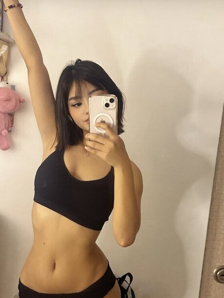 Naakte gelekte OnlyFans-foto van Breabanana