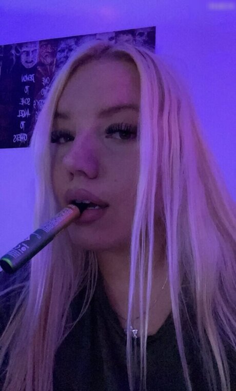 Naakte gelekte OnlyFans-foto van Joelleboelk