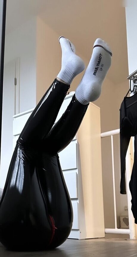 Mila.leather.socks