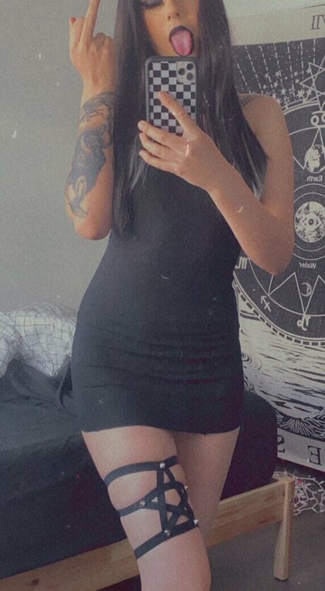 Naakte gelekte OnlyFans-foto van Ne0nprincess