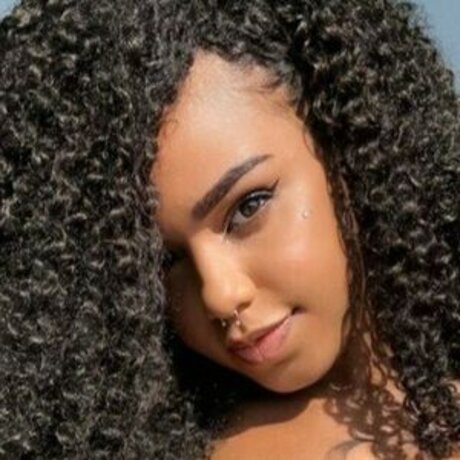 Naakte gelekte OnlyFans-foto van Paola Dantas