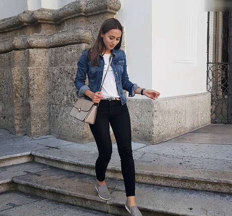 Naakte gelekte OnlyFans-foto van Paulina Wallner