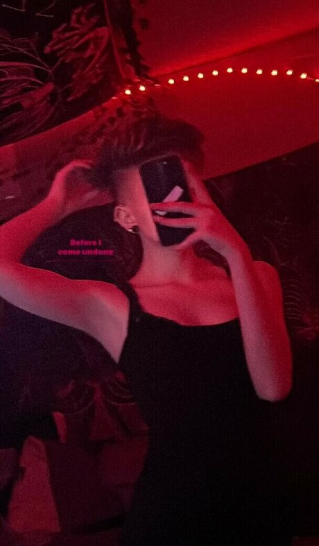 Naakte gelekte OnlyFans-foto van Rottensatanas