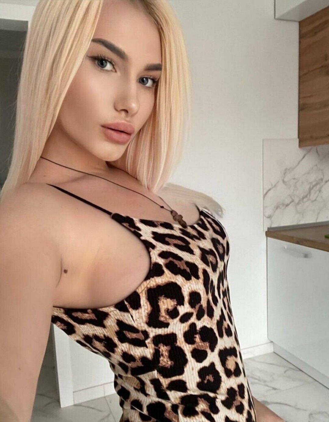 Naakte gelekte OnlyFans-foto van Charlizeice #8 Naakte gelekte OnlyFans-foto van Charlizeice #8