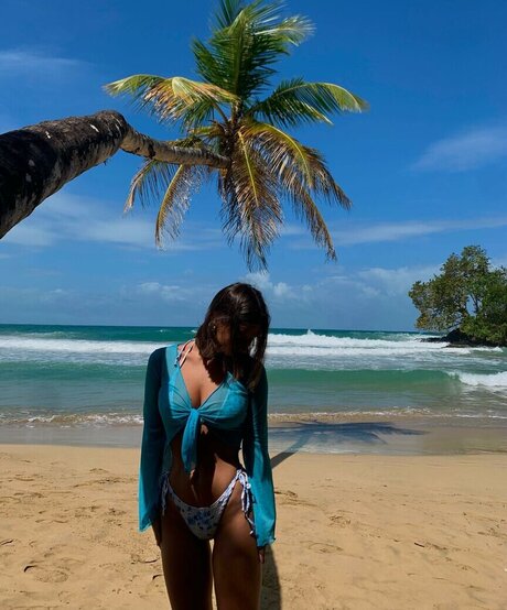 Naakte gelekte OnlyFans-foto van Lisashnk