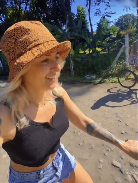 Miss Peaches