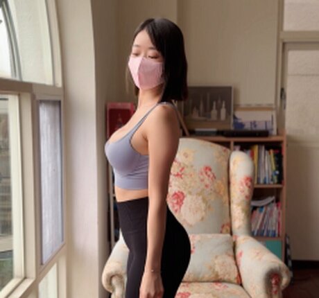 Asianpeachyqueen