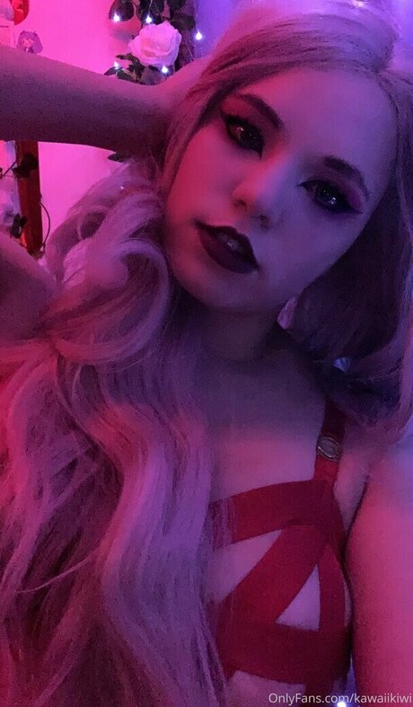 Naakte gelekte OnlyFans-foto van Kawaiikiwicosplay