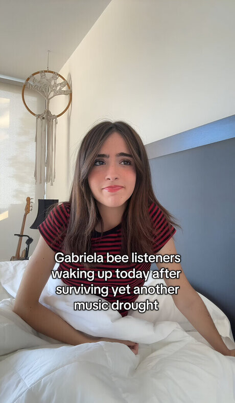 Gabriela Bee