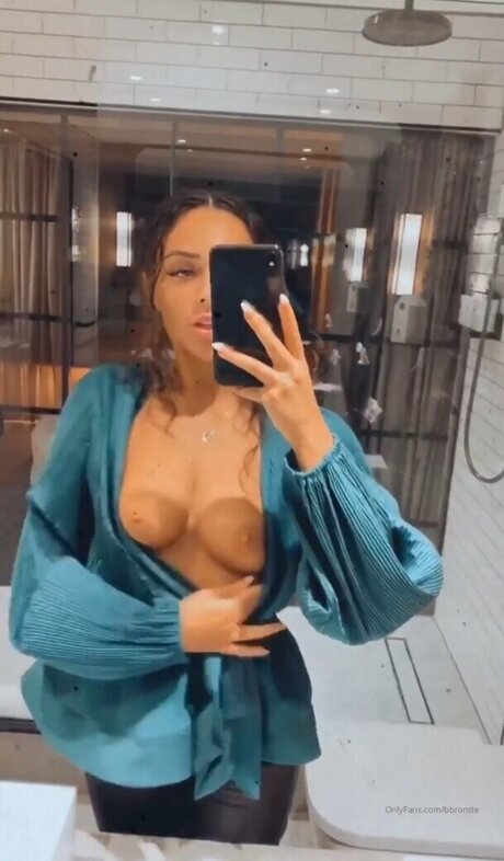 Bront B