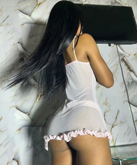 Naakte gelekte OnlyFans-foto van Marisol Guzla